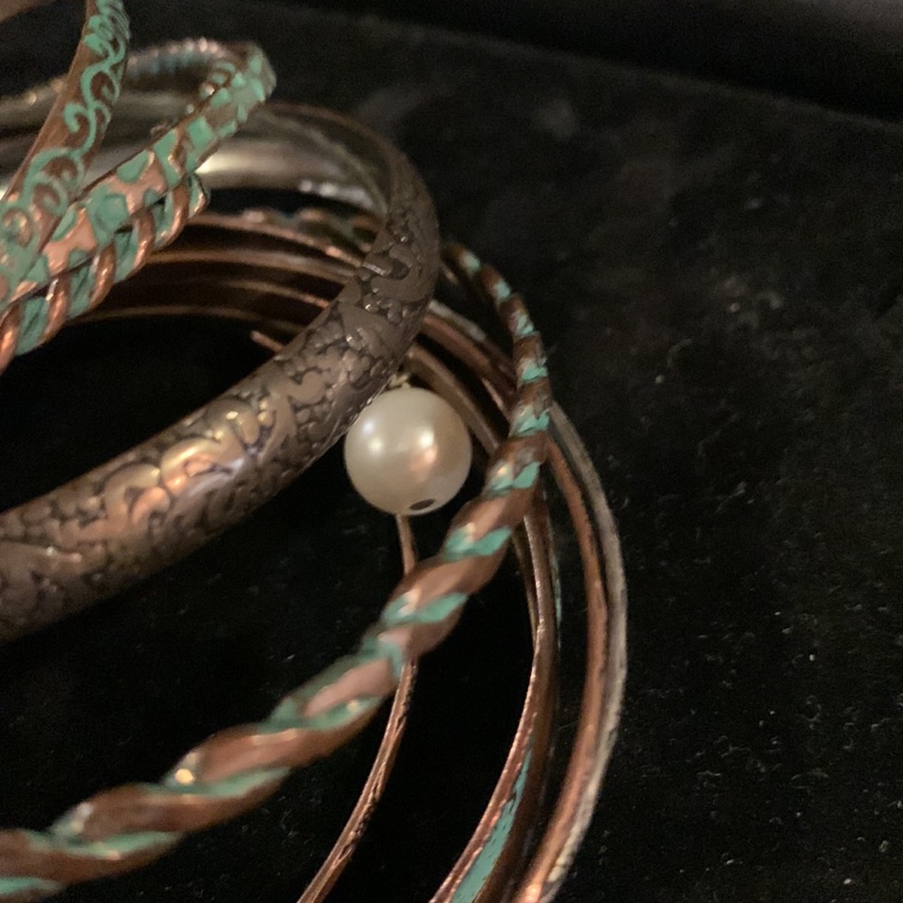 Bracelets - Picture 3 of 4